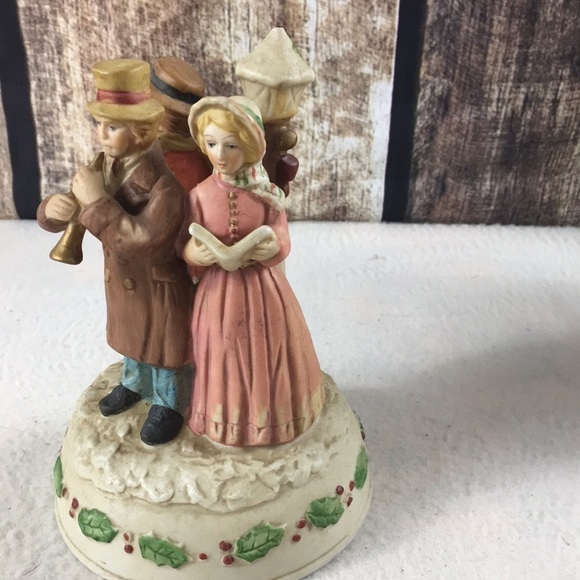 Porcelain Carolers musical Figurine (AP) - Picture 2 of 6
